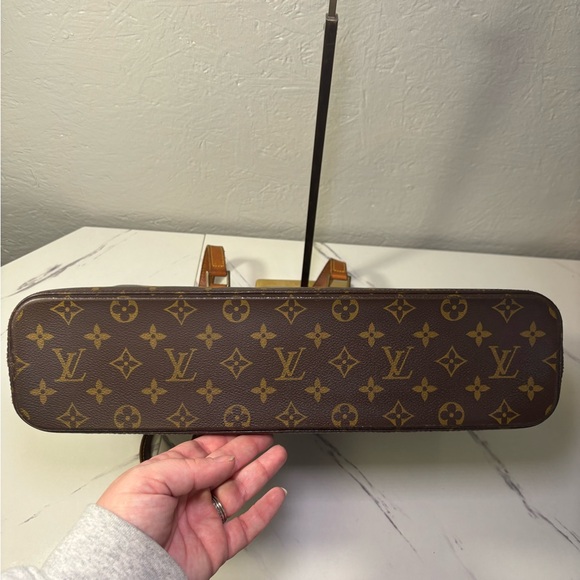 Louis Vuitton Luco Monogram Tote Large - Picture 6 of 10